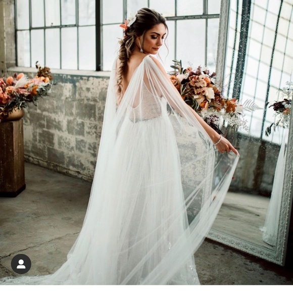 Brand New Chic Nostalgia Selene Wedding Dress - Picture 8 of 9